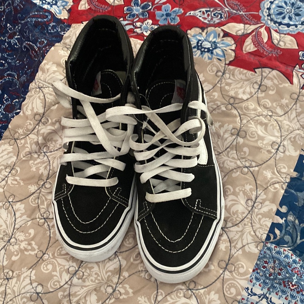 Shows vans black